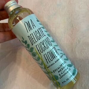 Blue Q Bubble Bath Delicate Flower Eucalyptus Neroli Lemongrass